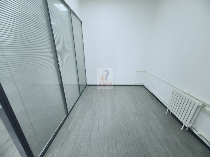 紫荆花孵化园 